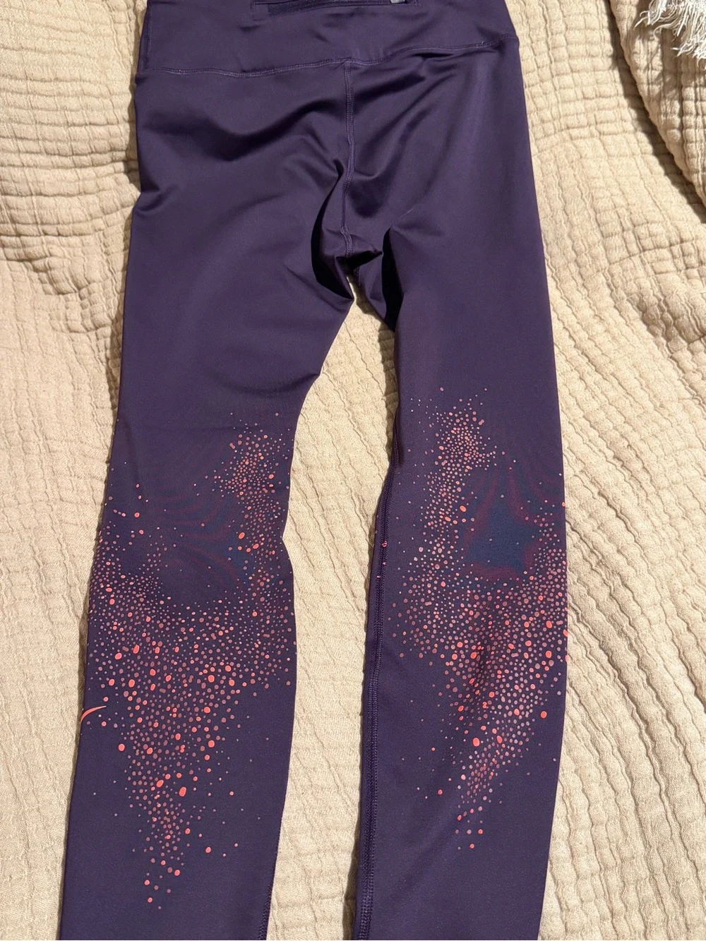 Nike women Purple Leggings with Pink Speckle Accent like new